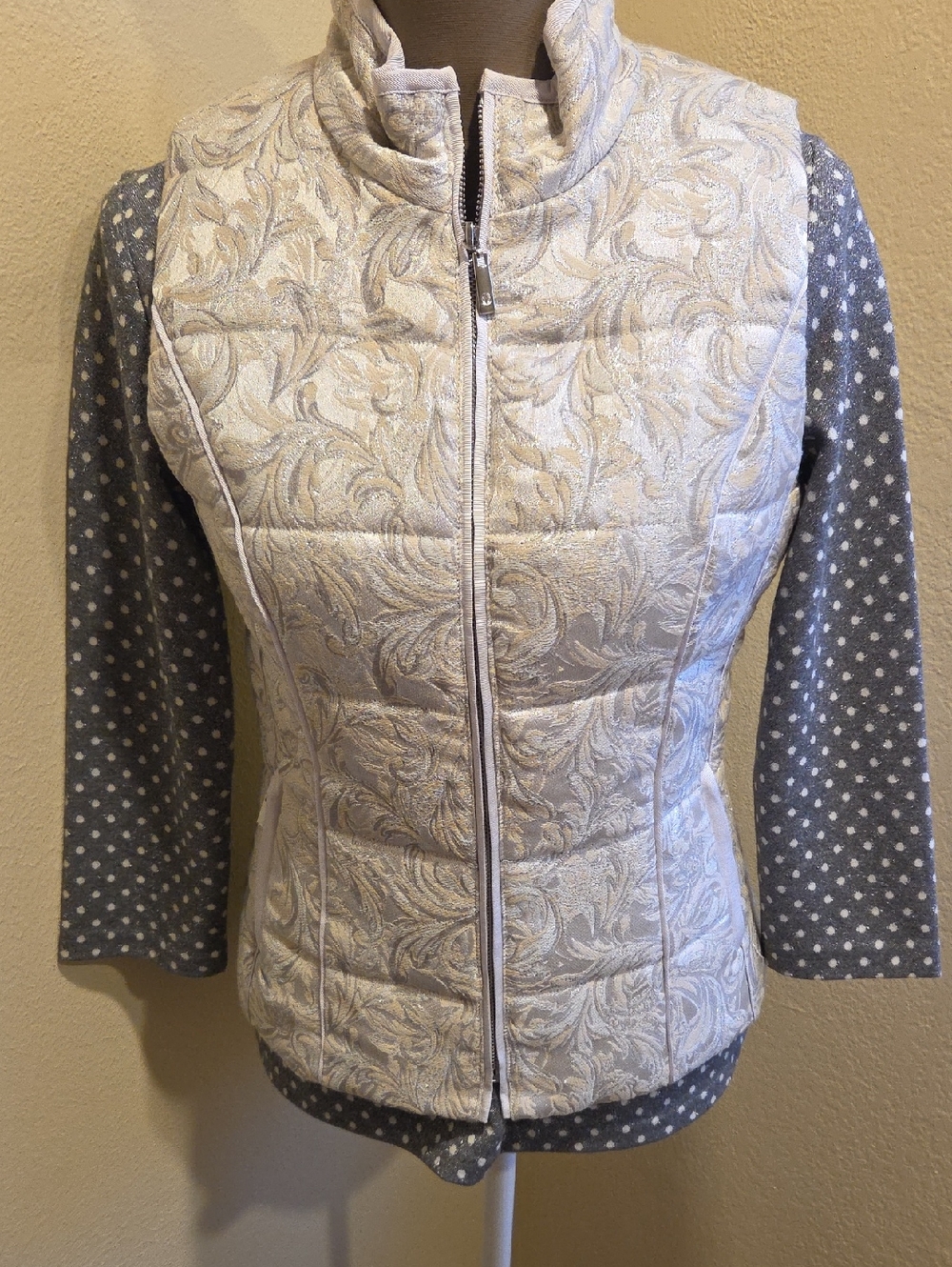 White House Black Market Ivory Quilted Floral-Texture Vest
